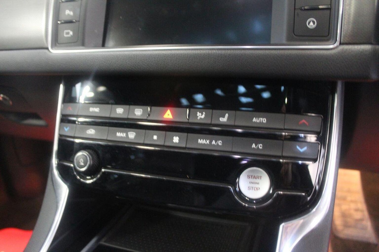 Used Jaguar XF 2015 for sale - 77937841: Photo 47