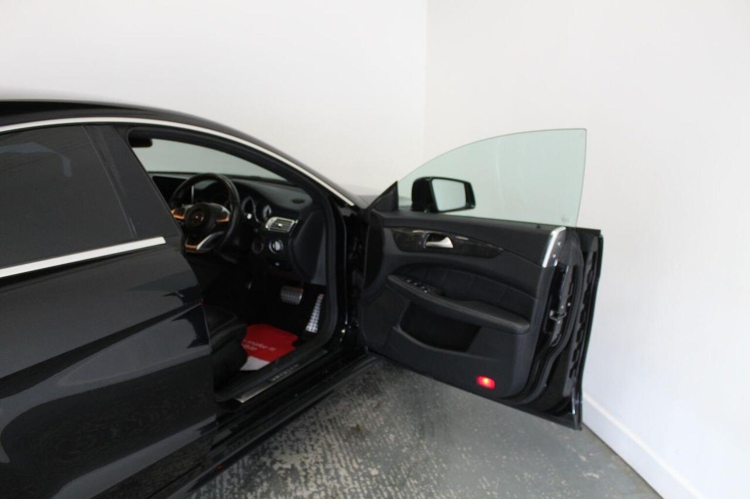 Used Mercedes-Benz CLS 2015 for sale - 76951141: Photo 24