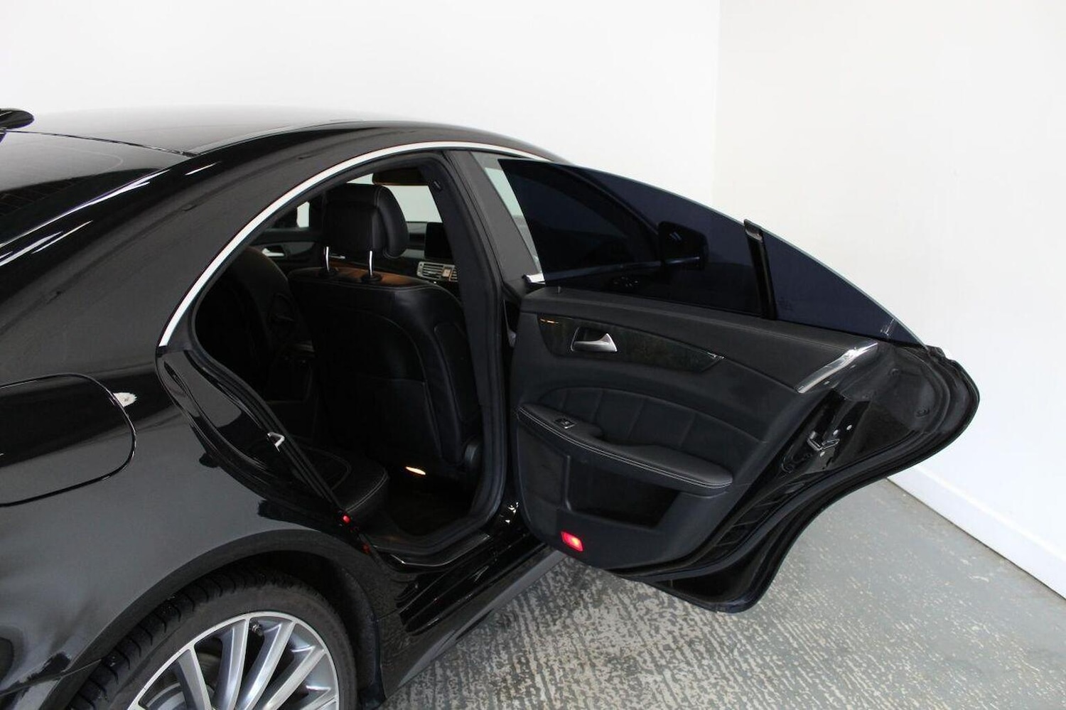 Used Mercedes-Benz CLS 2015 for sale - 76951141: Photo 25