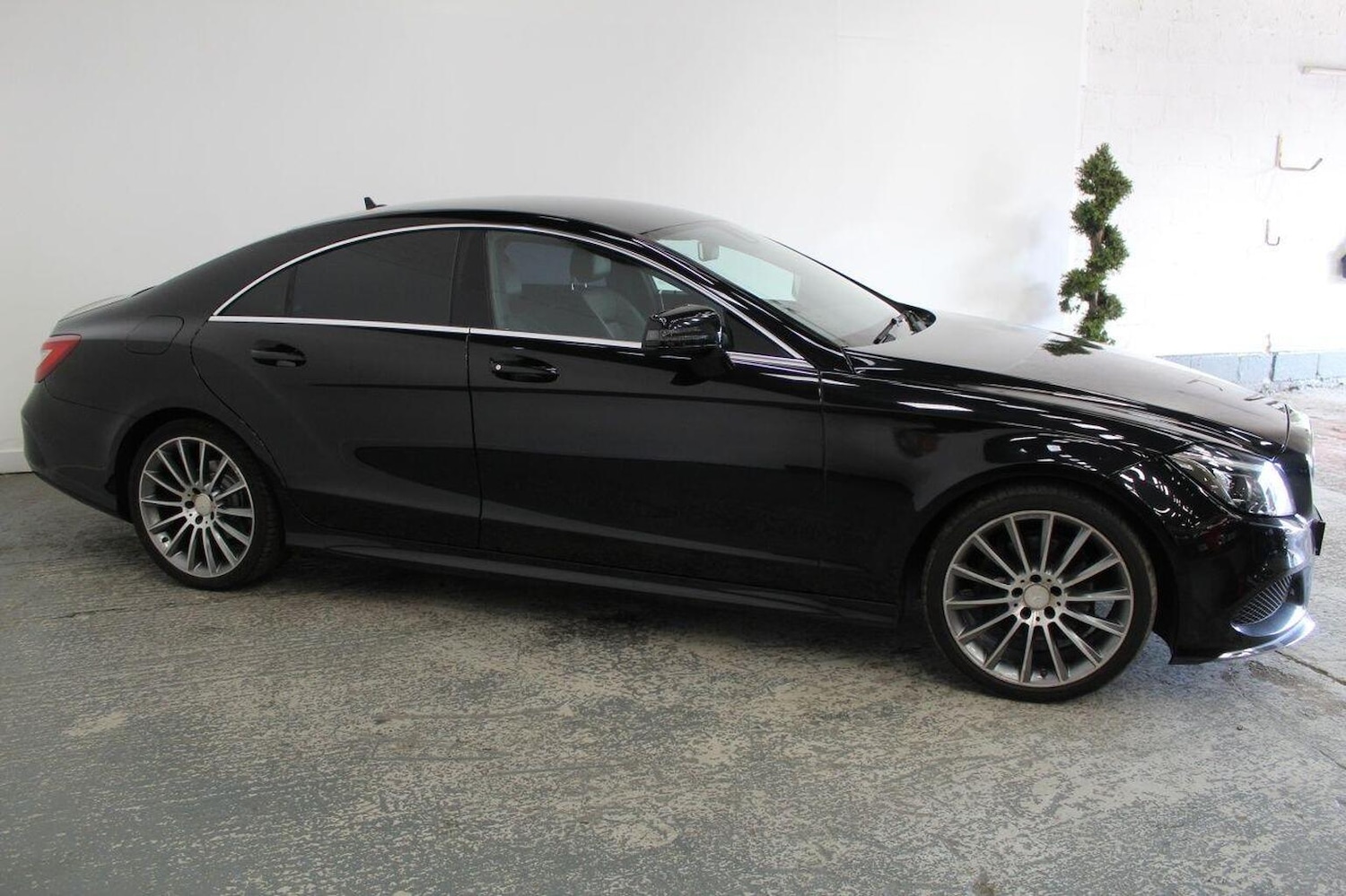 Used Mercedes-Benz CLS 2015 for sale - 76951141: Photo 4