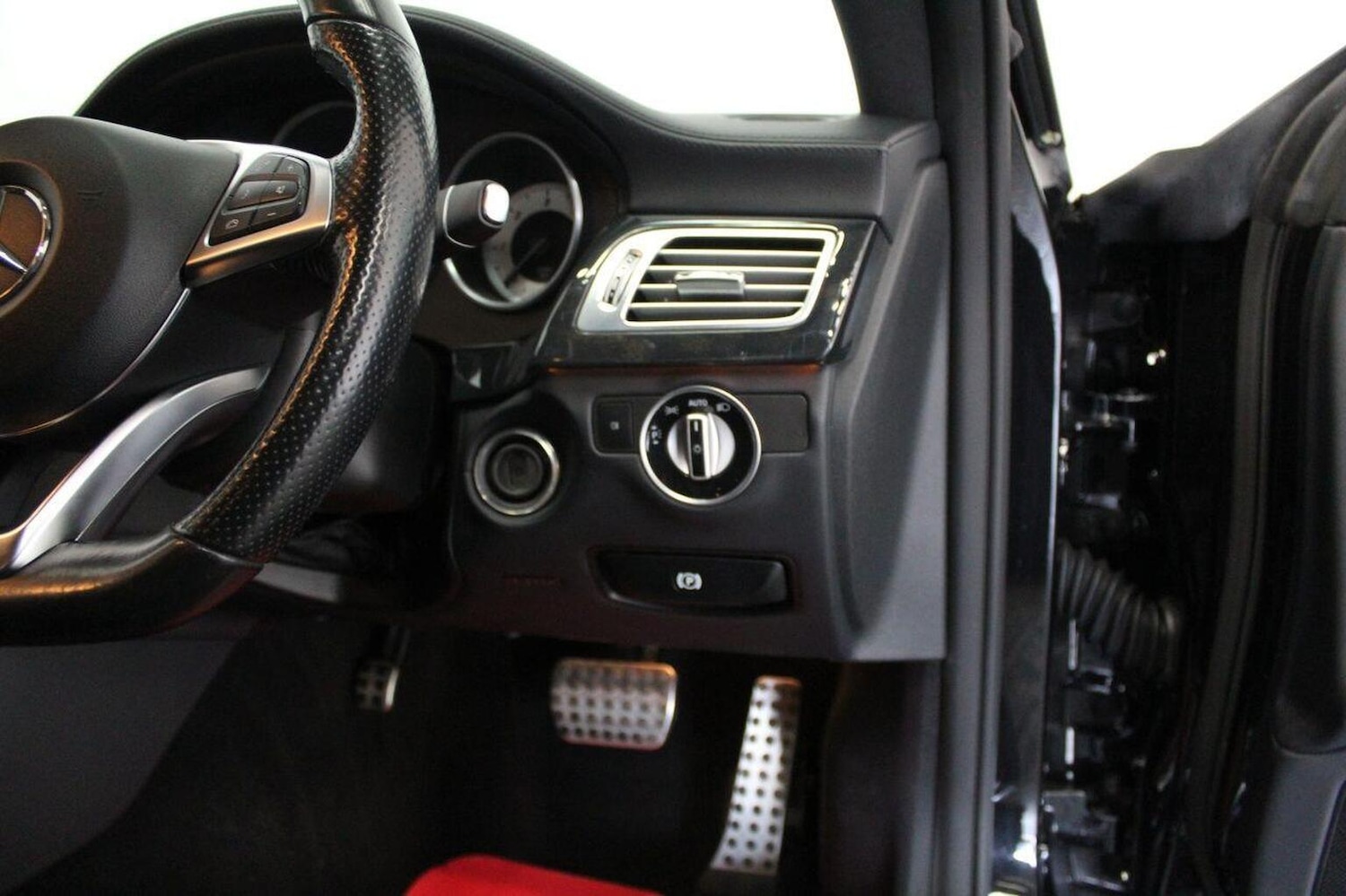 Used Mercedes-Benz CLS 2015 for sale - 76951141: Photo 49