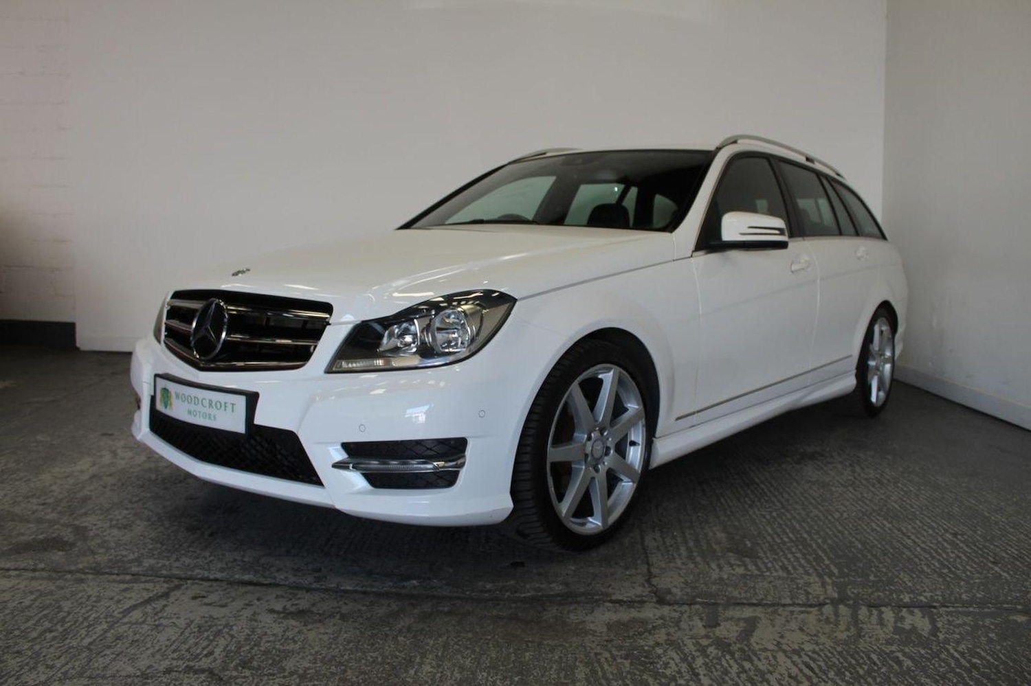 Used Mercedes-Benz C Class 2014 for sale - 76536749: Photo 2