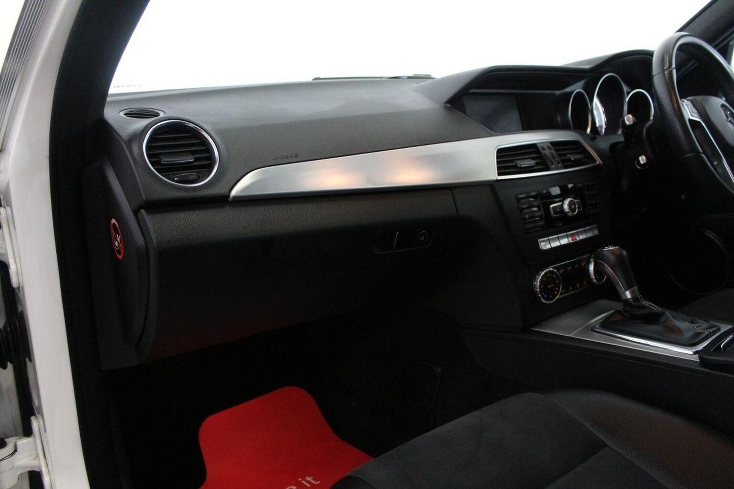 Used Mercedes-Benz C Class 2014 for sale - 76536749: Photo 32