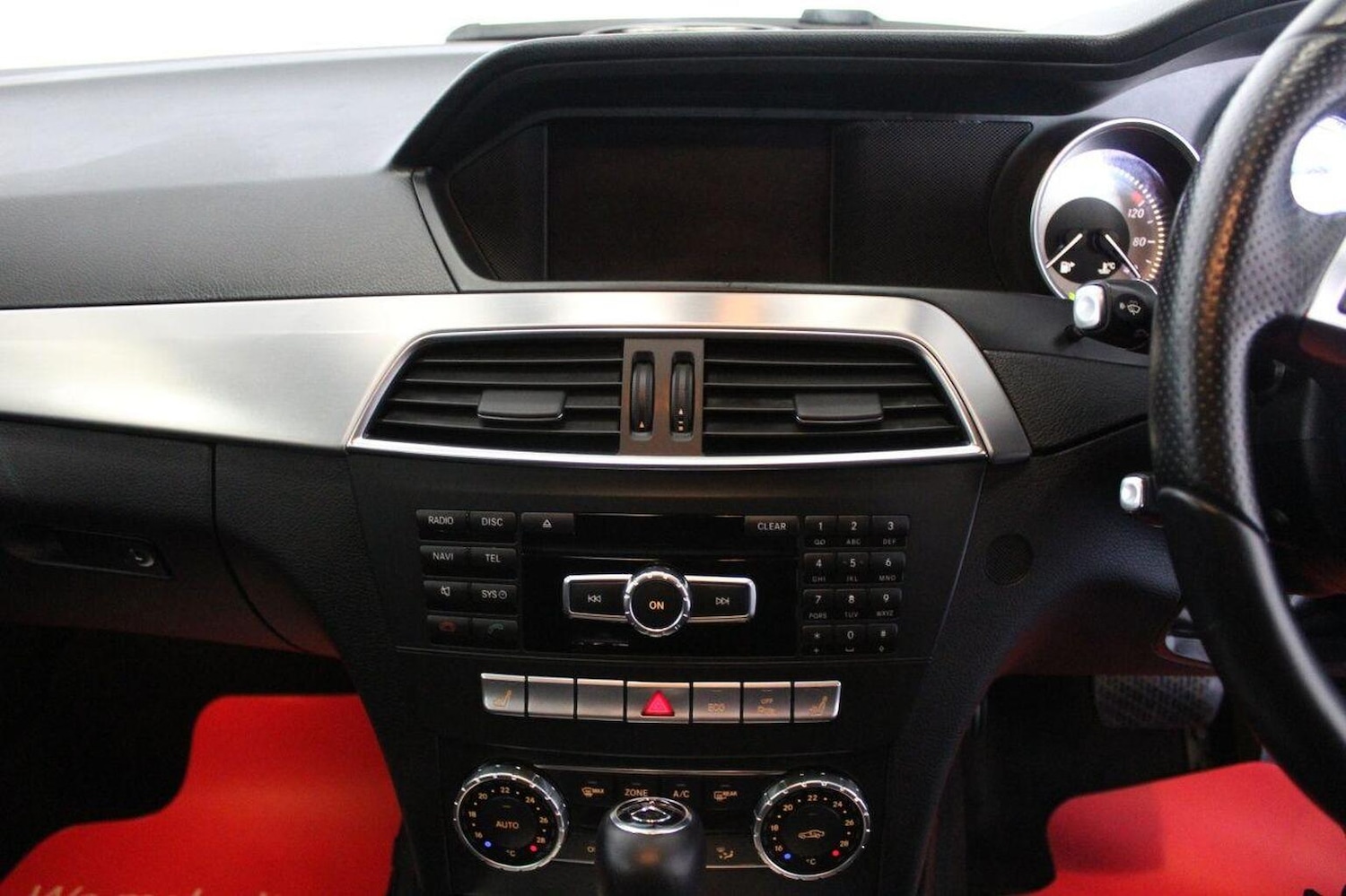 Used Mercedes-Benz C Class 2014 for sale - 76536749: Photo 34