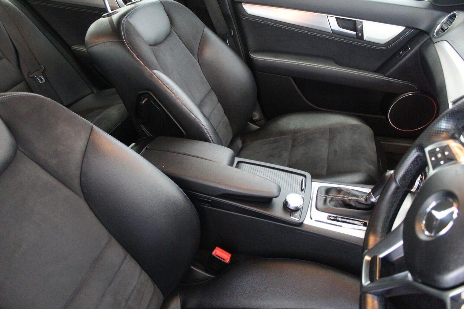 Used Mercedes-Benz C Class 2014 for sale - 76536749: Photo 46