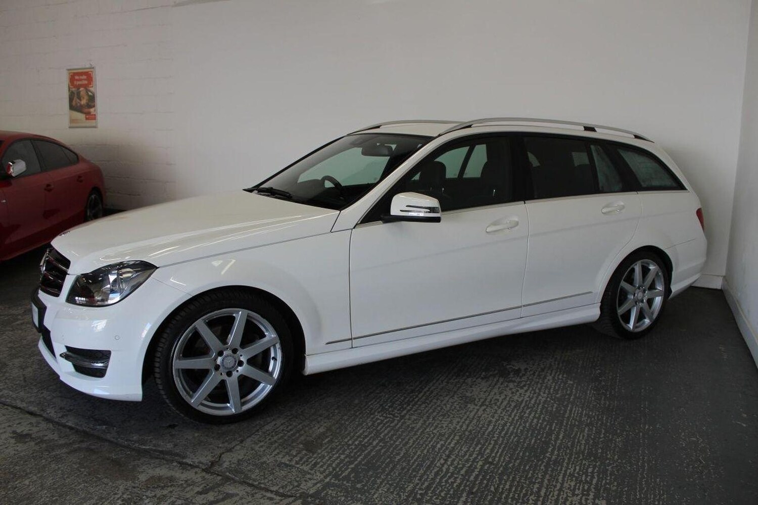 Used Mercedes-Benz C Class 2014 for sale - 76536749: Photo 5