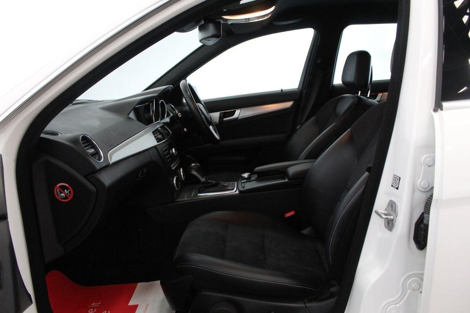 Used Mercedes-Benz C Class 2014 for sale - 76536749: Photo 55