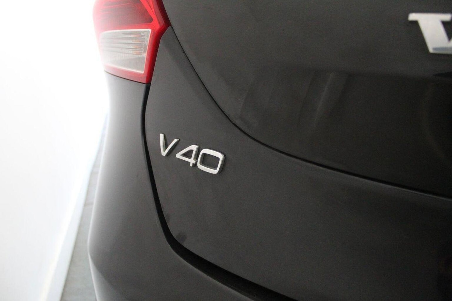 Used Volvo V40 2015 for sale - 76799297: Photo 17