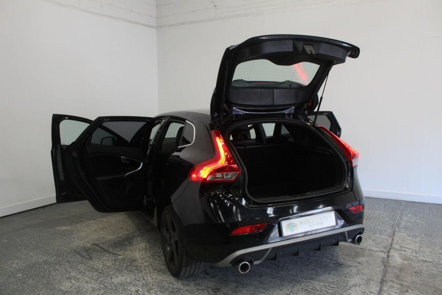 Used Volvo V40 2015 for sale - 76799297: Photo 20