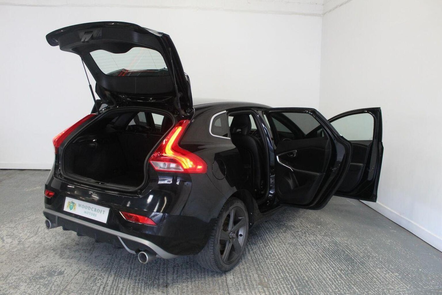 Used Volvo V40 2015 for sale - 76799297: Photo 21