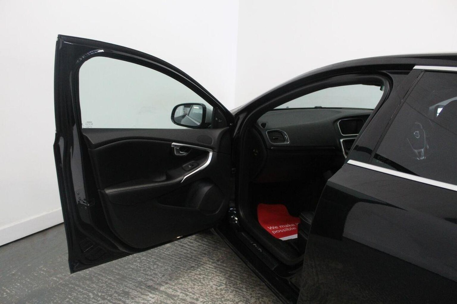 Used Volvo V40 2015 for sale - 76799297: Photo 26