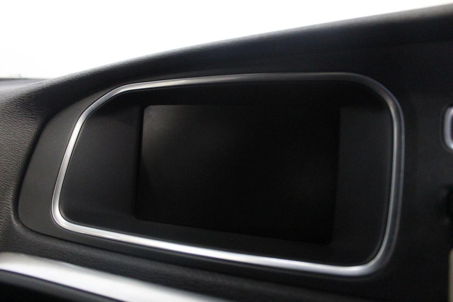 Used Volvo V40 2015 for sale - 76799297: Photo 39