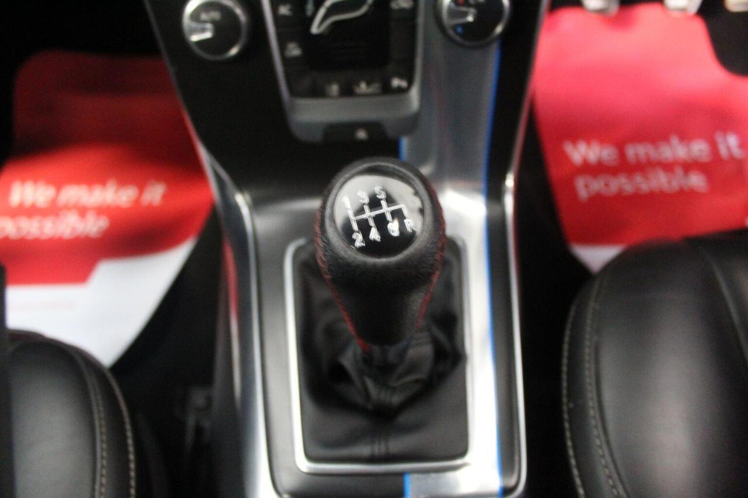 Used Volvo V40 2015 for sale - 76799297: Photo 41