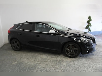 Used Volvo V40 2015 for sale - 76799297: Photo