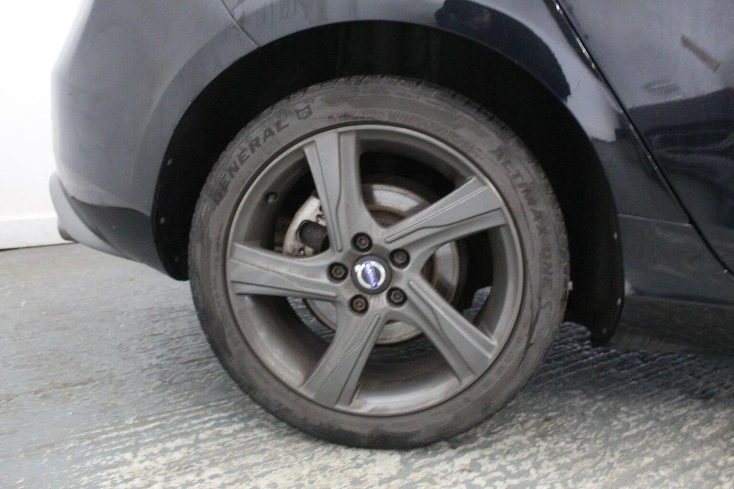 Used Volvo V40 2015 for sale - 76799297: Photo 55