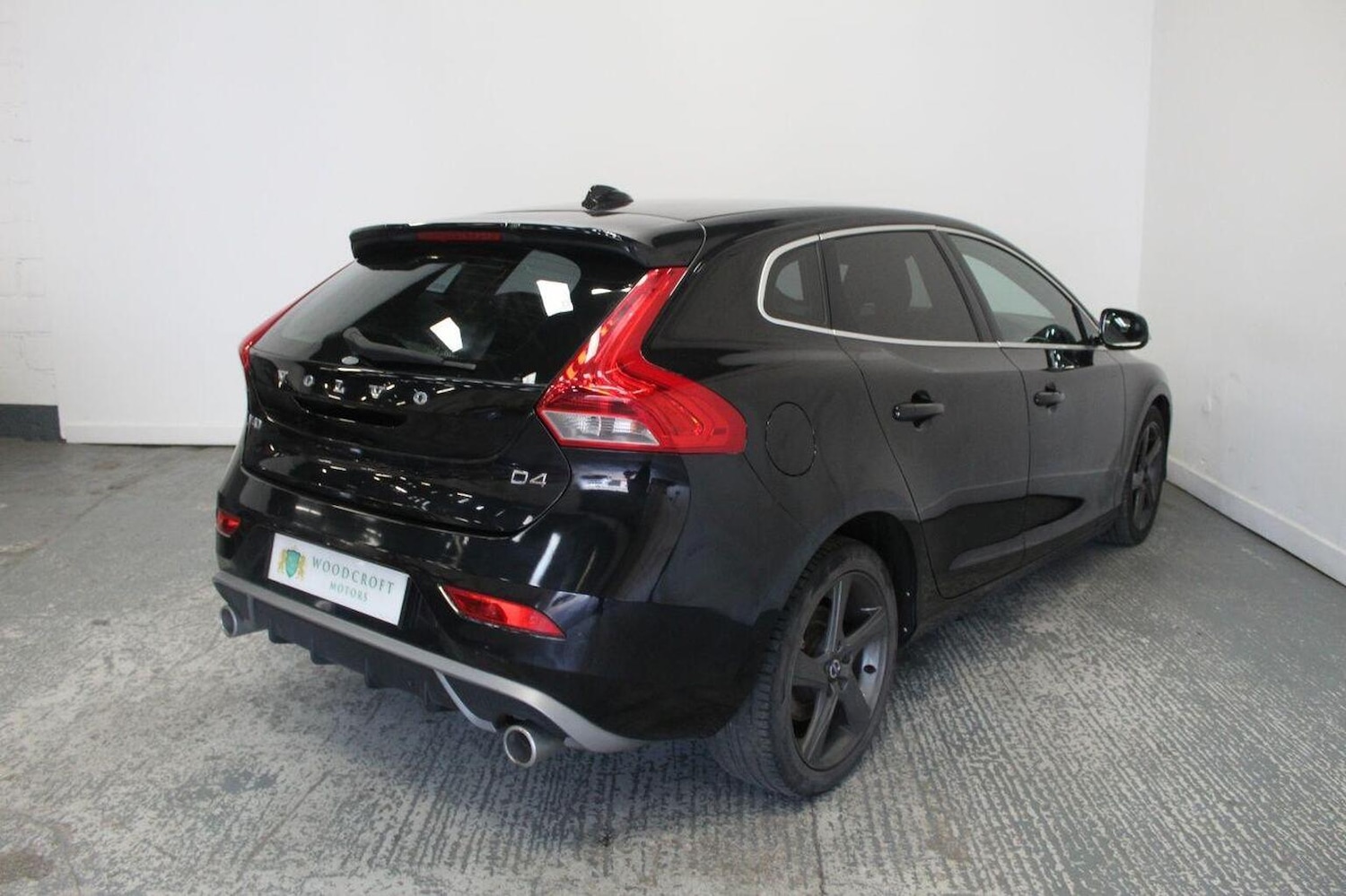 Used Volvo V40 2015 for sale - 76799297: Photo 8