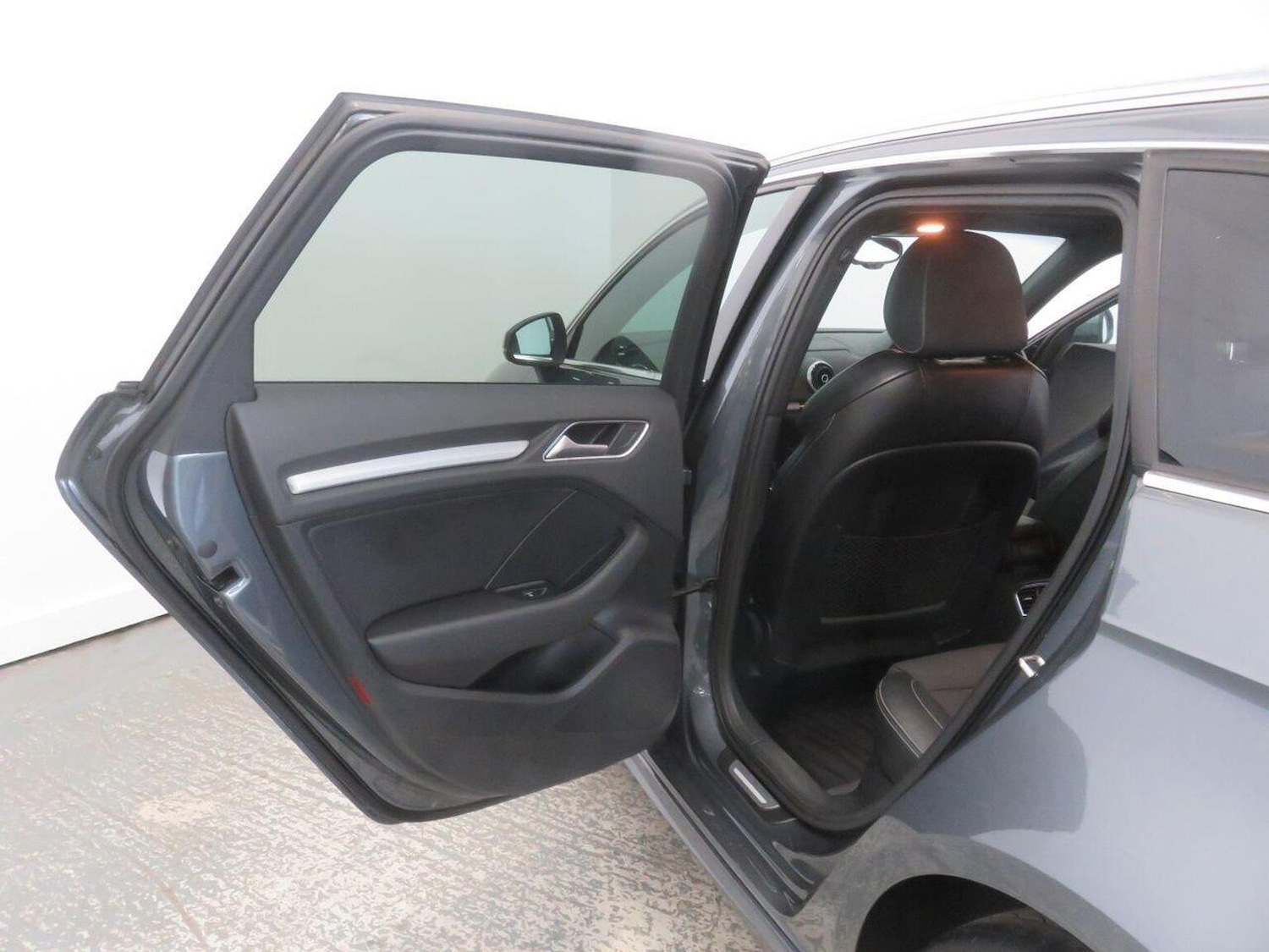 Used Audi A3 2014 for sale - 77438471: Photo 28