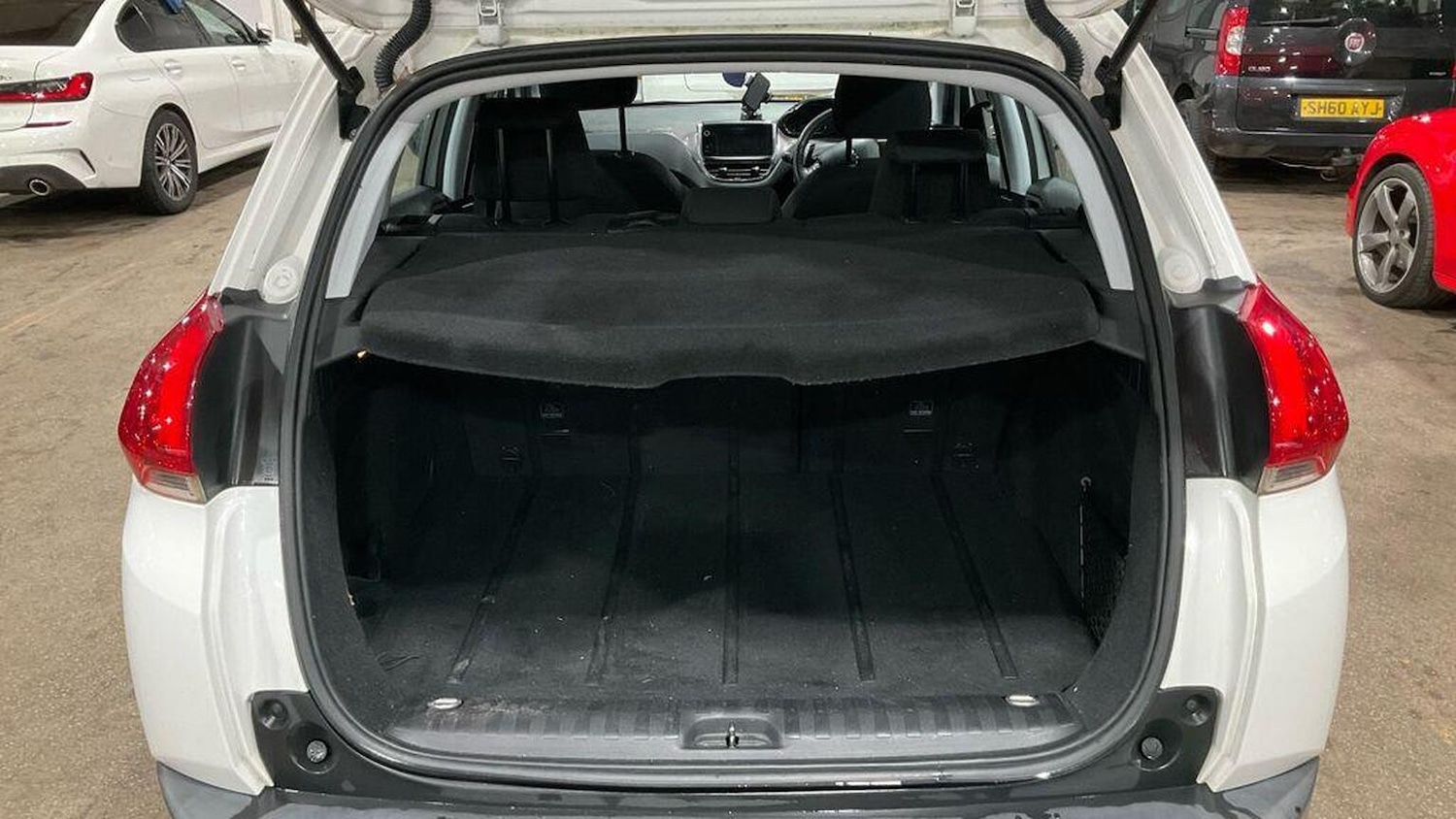 Used Peugeot 2008 2015 for sale - 76891751: Photo 10