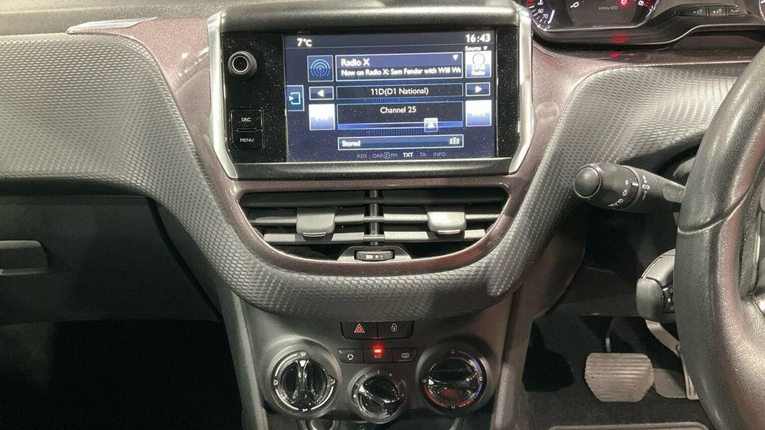 Used Peugeot 2008 2015 for sale - 76891751: Photo 16