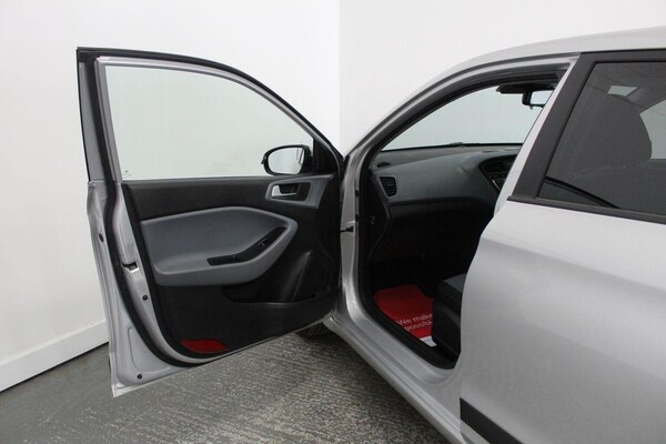 Used Hyundai i20 2016 for sale - 75718202: Photo 29