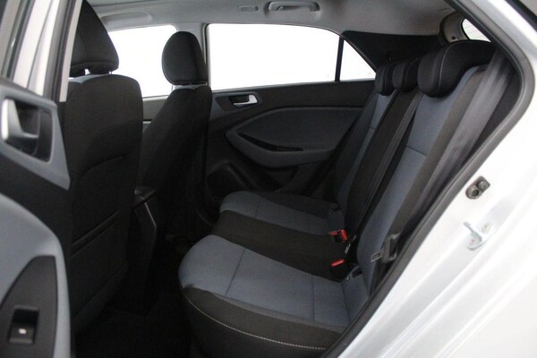 Used Hyundai i20 2016 for sale - 75718202: Photo 52