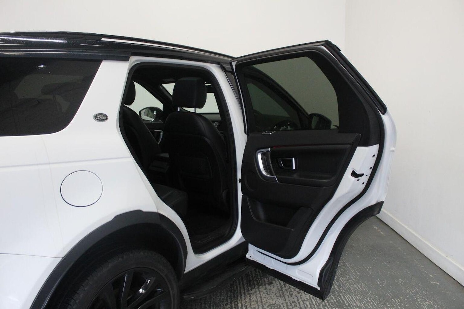 Used Land Rover Discovery Sport 2015 for sale - 76019580: Photo 22