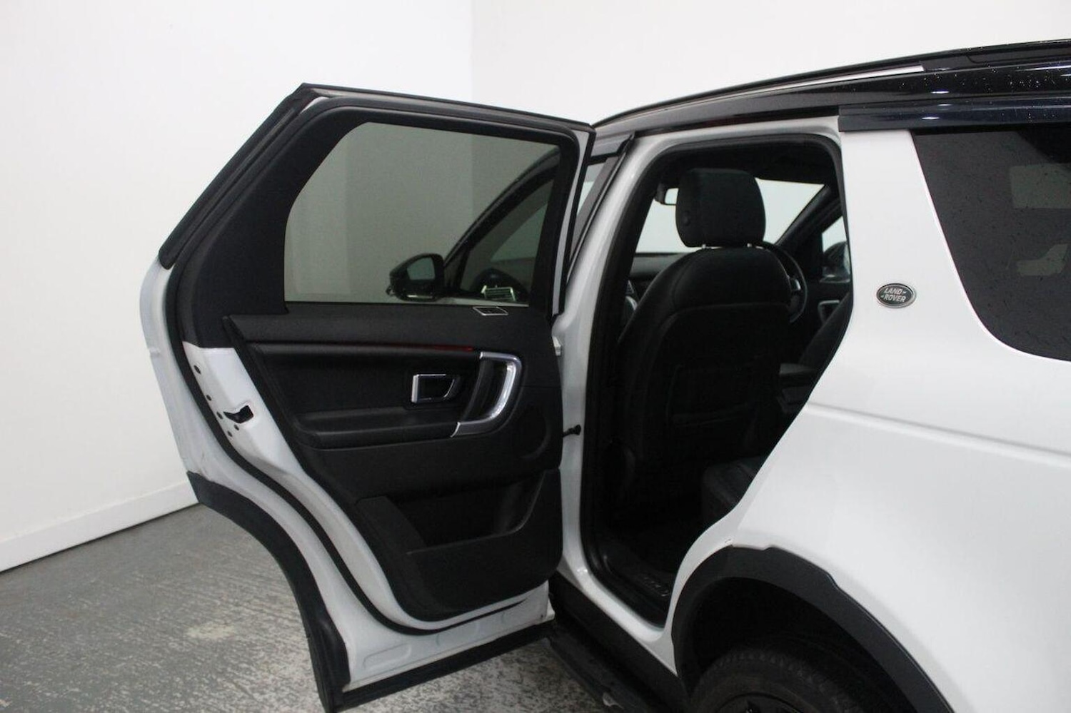 Used Land Rover Discovery Sport 2015 for sale - 76019580: Photo 24