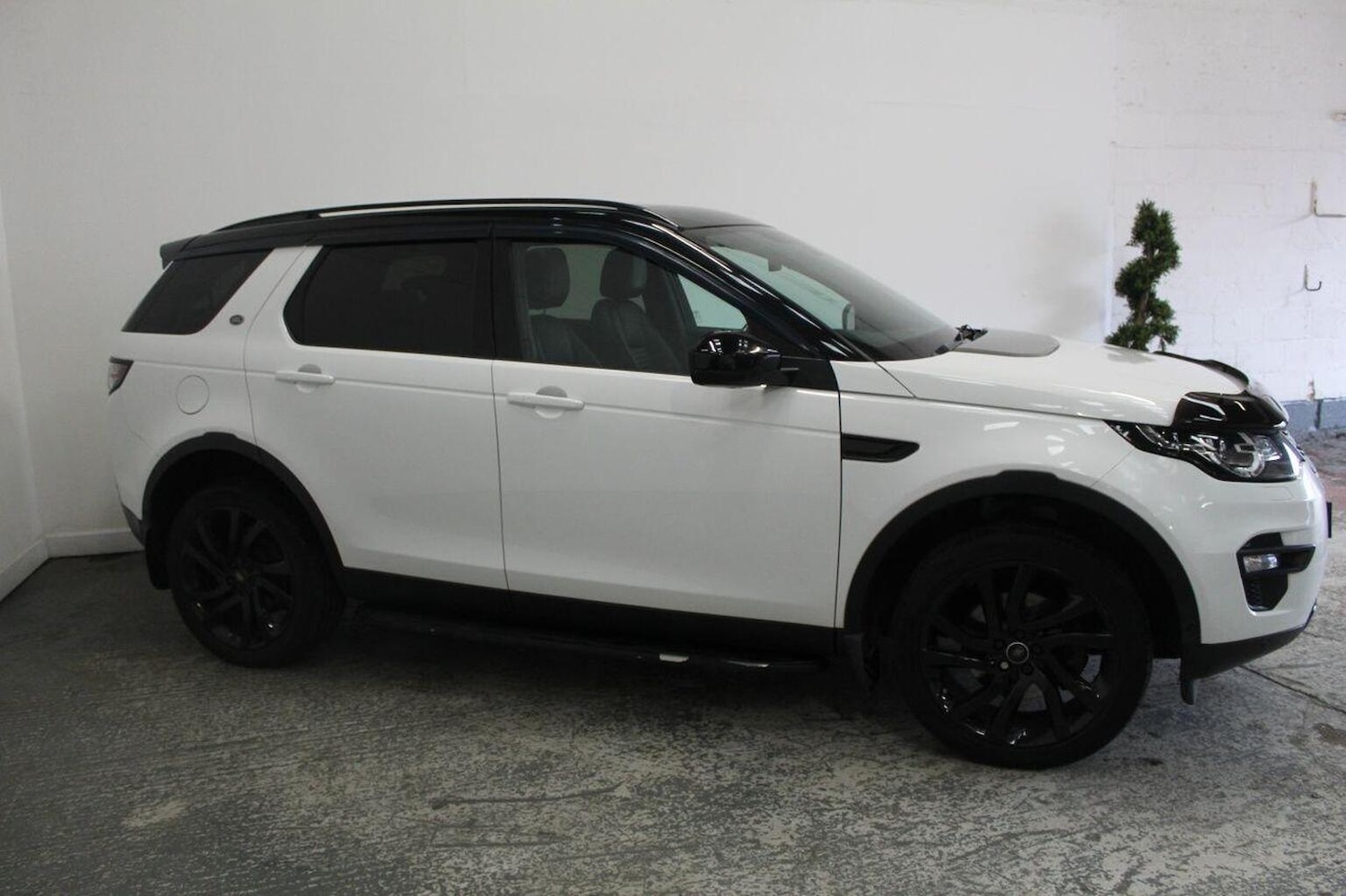 Used Land Rover Discovery Sport 2015 for sale - 76019580: Photo 4