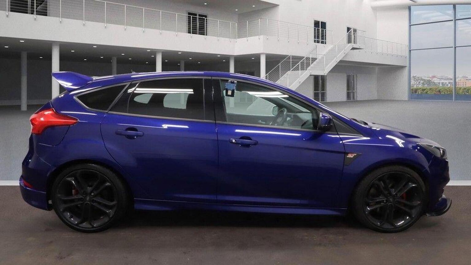 Used Ford Focus 2017 for sale - 76741309: Photo 9