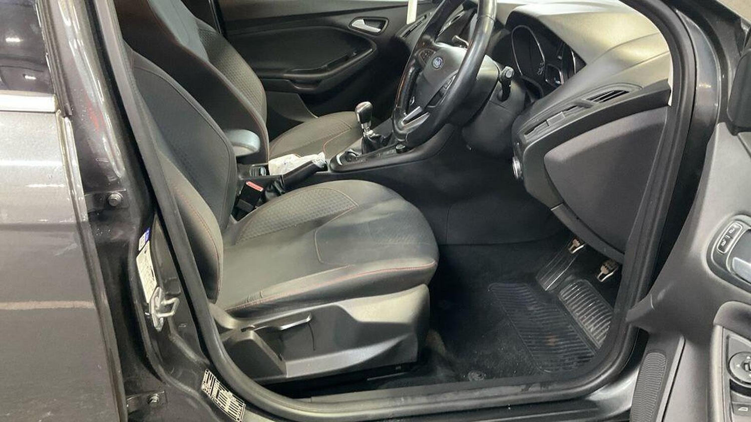 Used Ford Focus 2015 for sale - 76756988: Photo 13