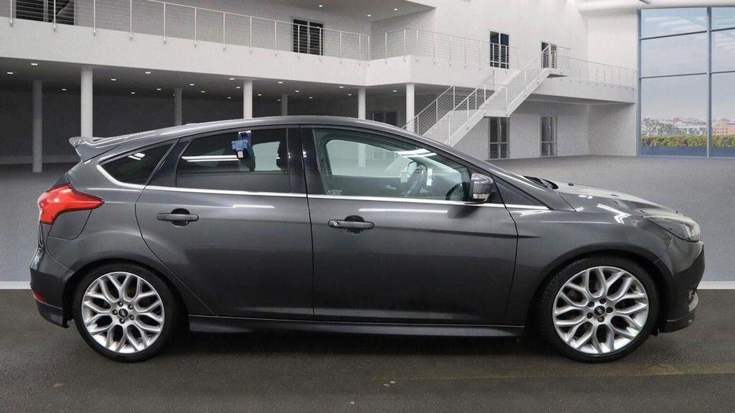 Used Ford Focus 2015 for sale - 76756988: Photo 8