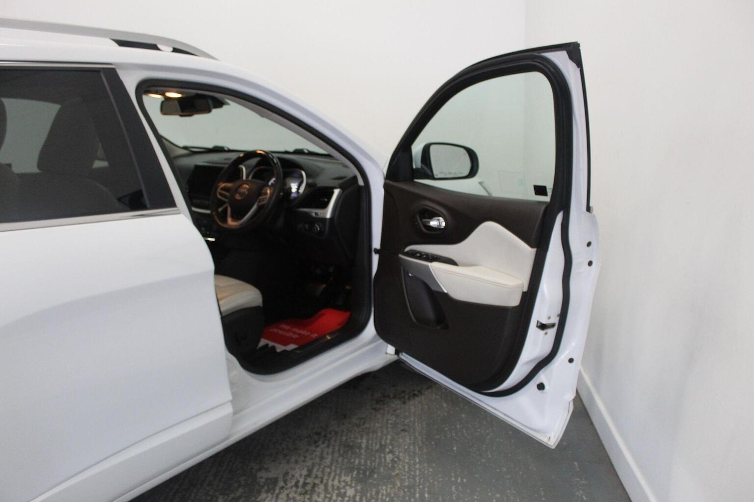 Used Jeep Cherokee 2018 for sale - 77938203: Photo 27