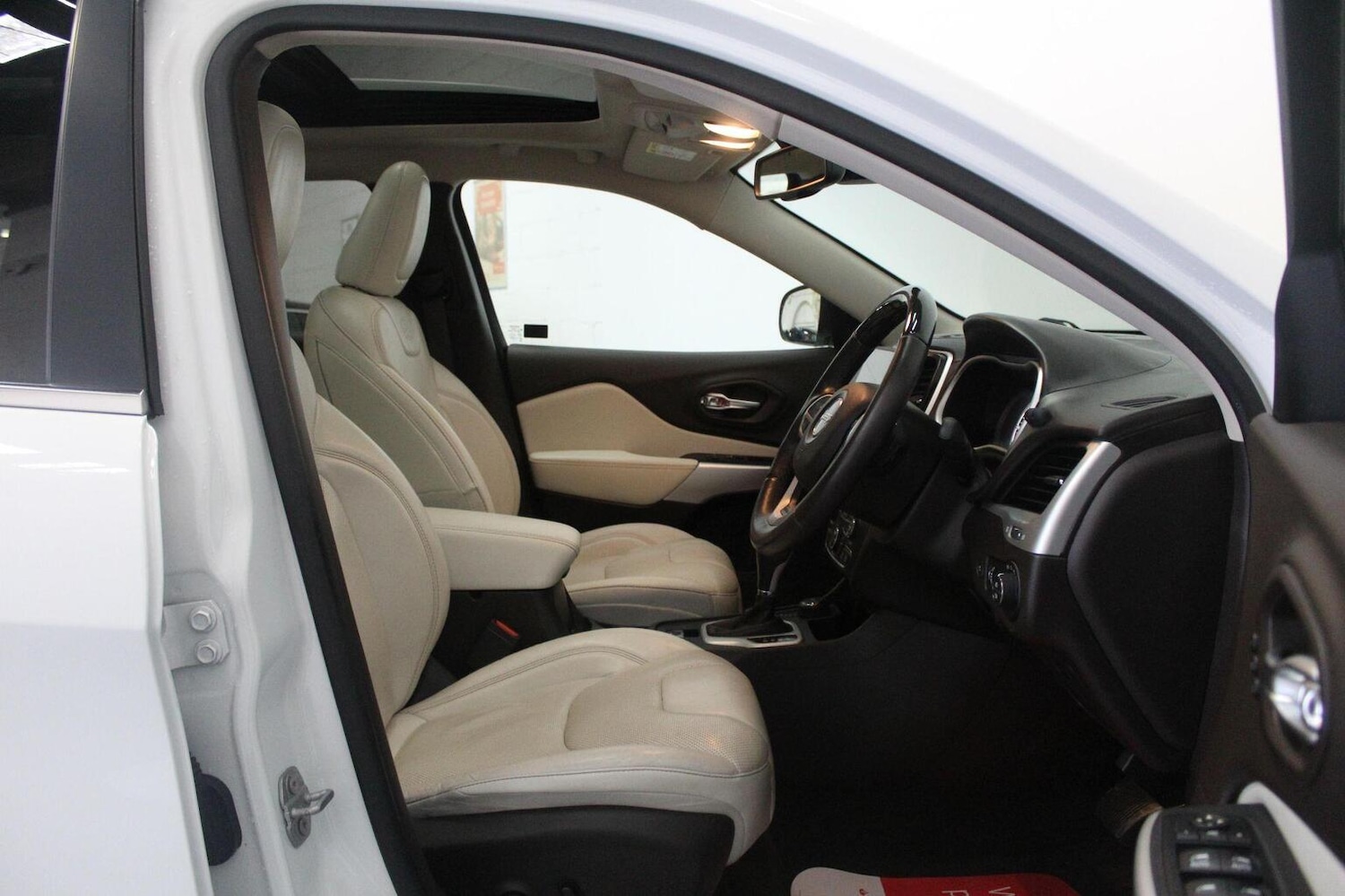 Used Jeep Cherokee 2018 for sale - 77938203: Photo 32