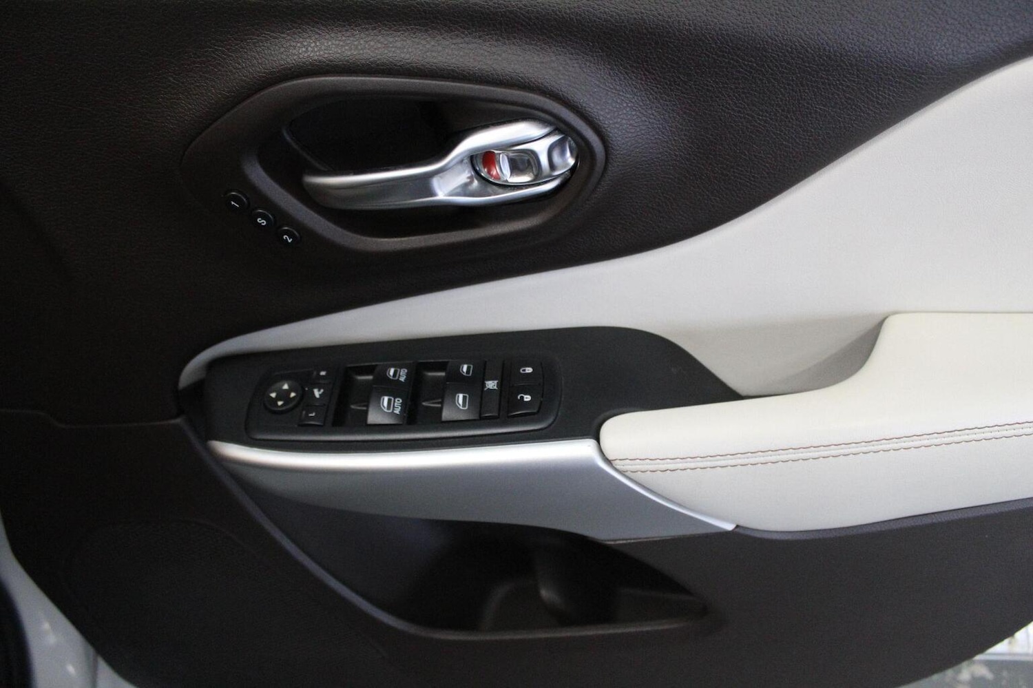 Used Jeep Cherokee 2018 for sale - 77938203: Photo 49