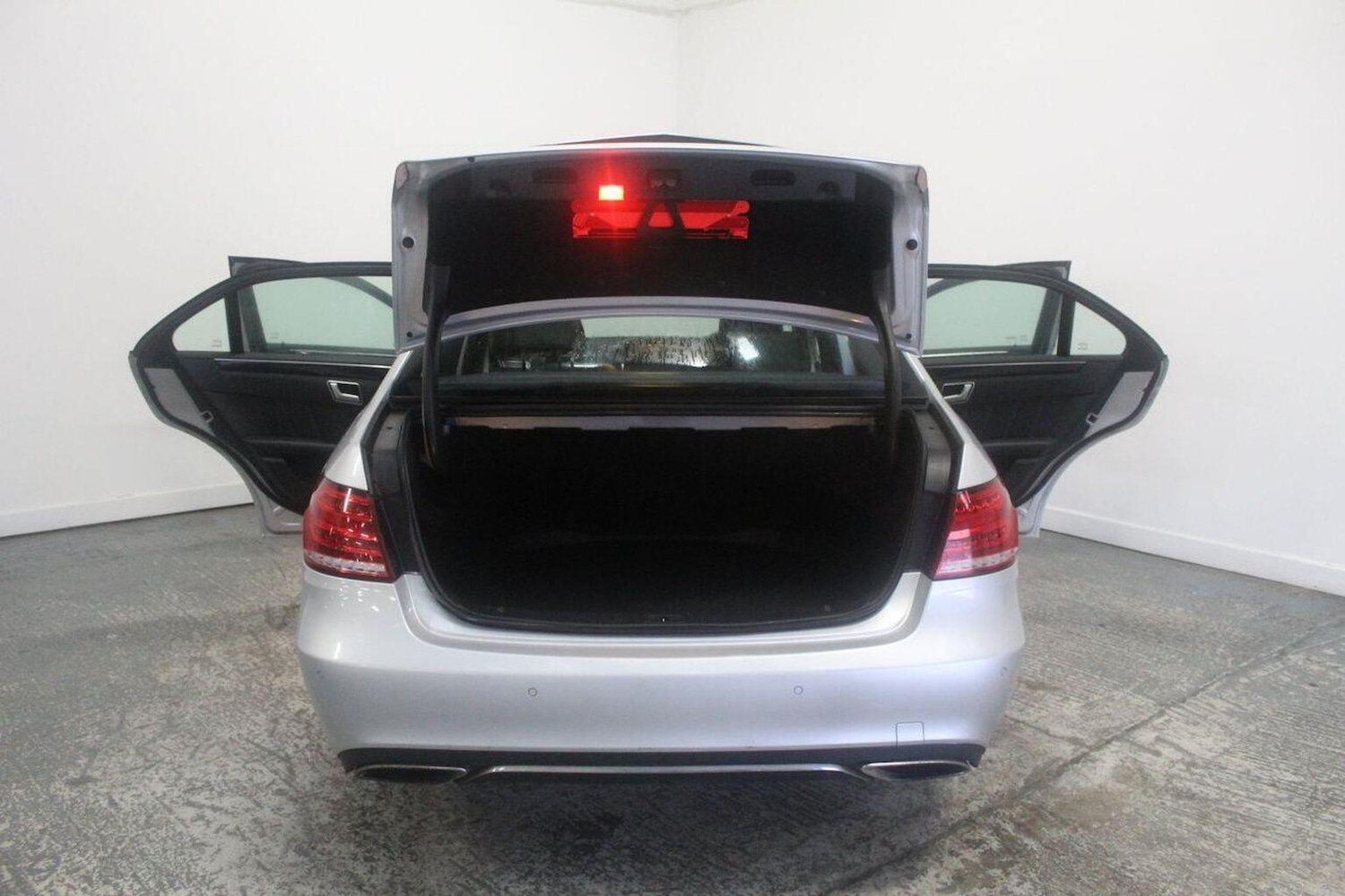 Used Mercedes-Benz E Class 2013 for sale - 76979559: Photo 23