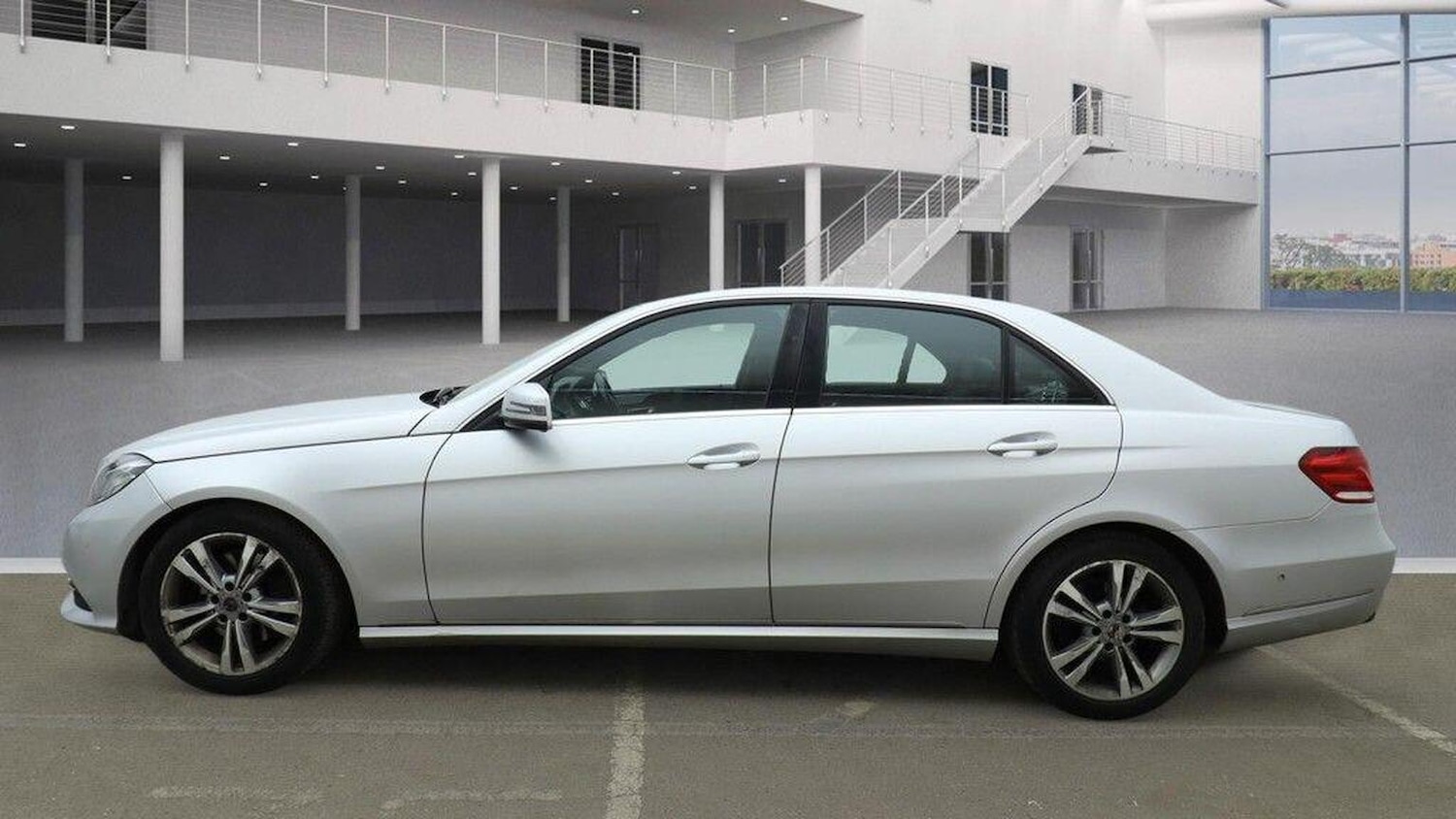 Used Mercedes-Benz E Class 2013 for sale - 76979559: Photo 7