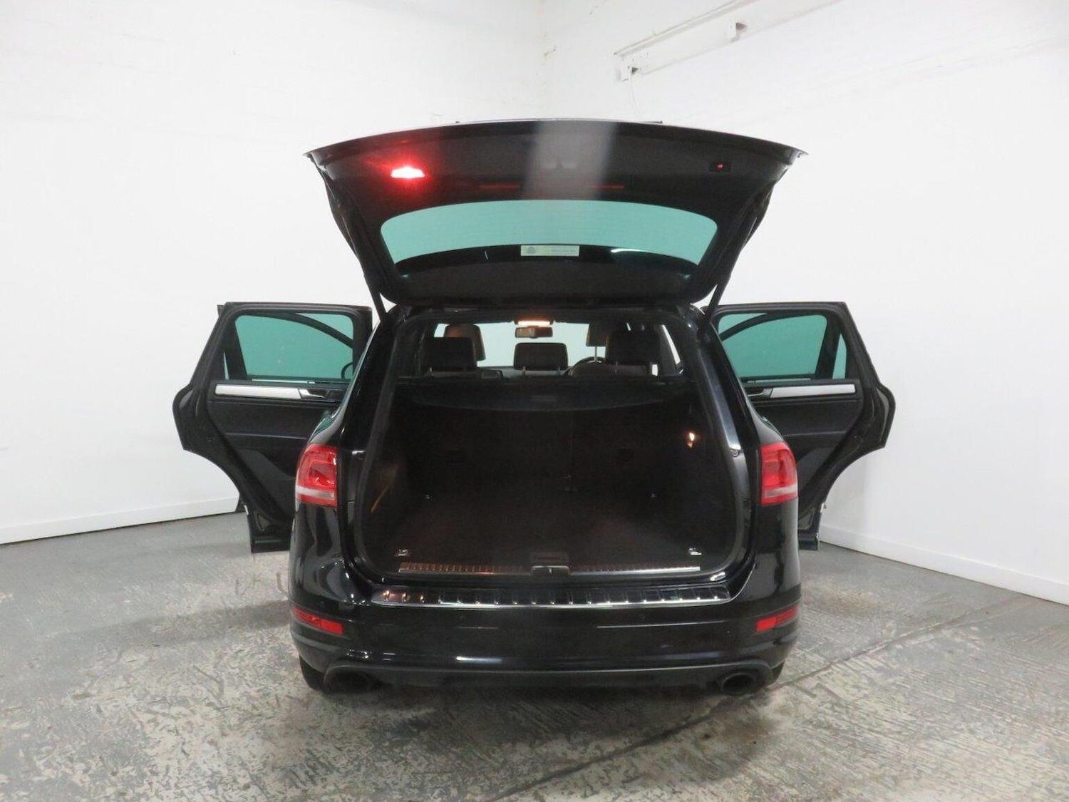 Used Volkswagen Touareg 2014 for sale - 77937935: Photo 26