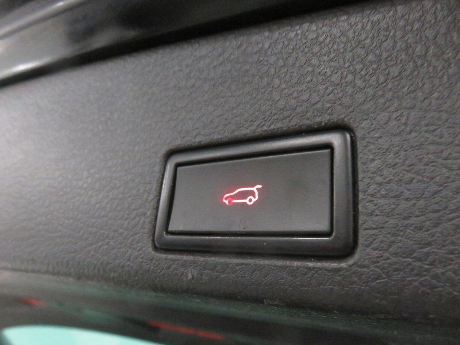 Used Volkswagen Touareg 2014 for sale - 77937935: Photo 28