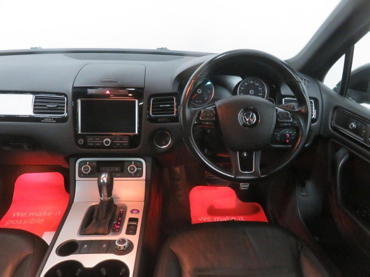 Used Volkswagen Touareg 2014 for sale - 77937935: Photo 47