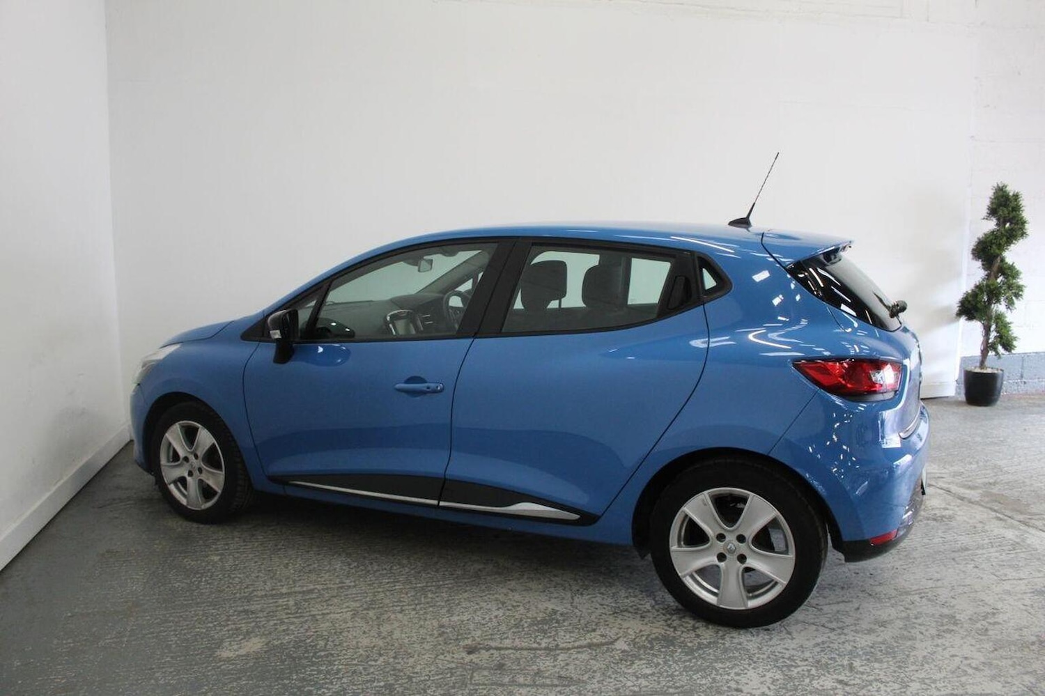 Used Renault Clio 2014 for sale - 76358214: Photo 10