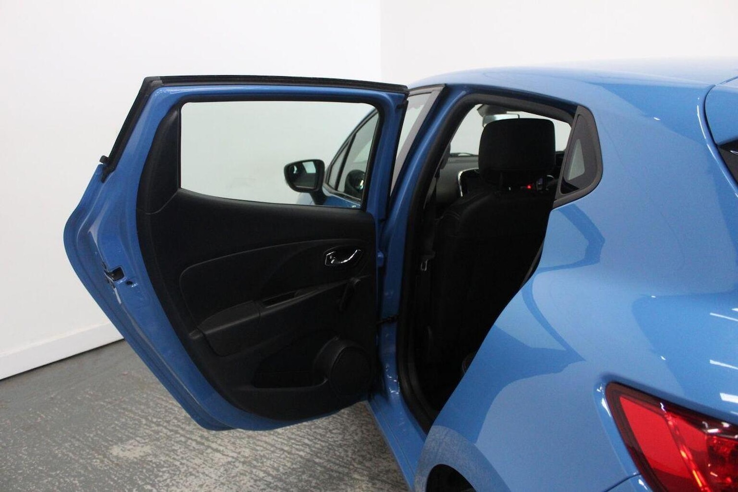 Used Renault Clio 2014 for sale - 76358214: Photo 25