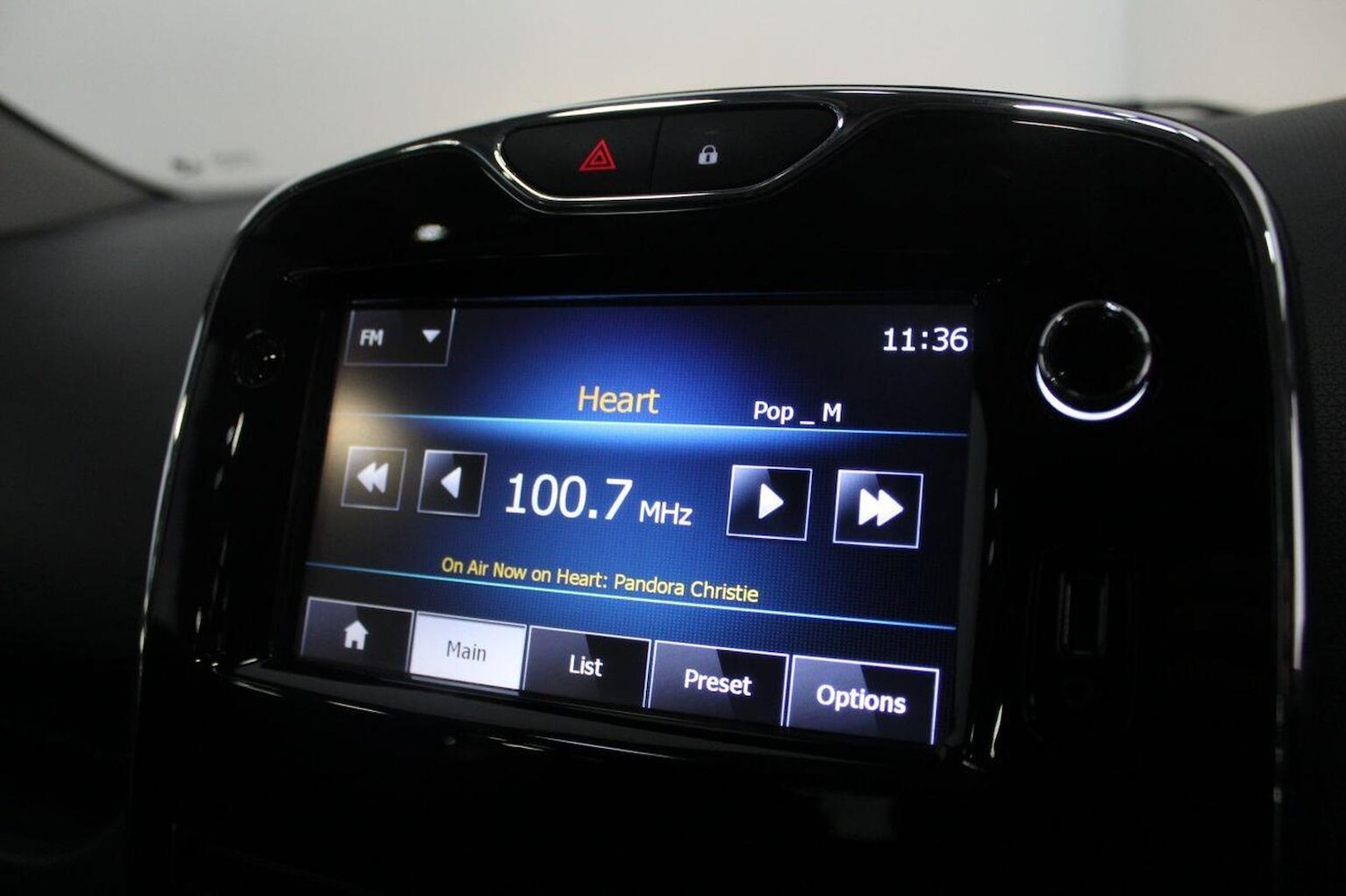 Used Renault Clio 2014 for sale - 76358214: Photo 31