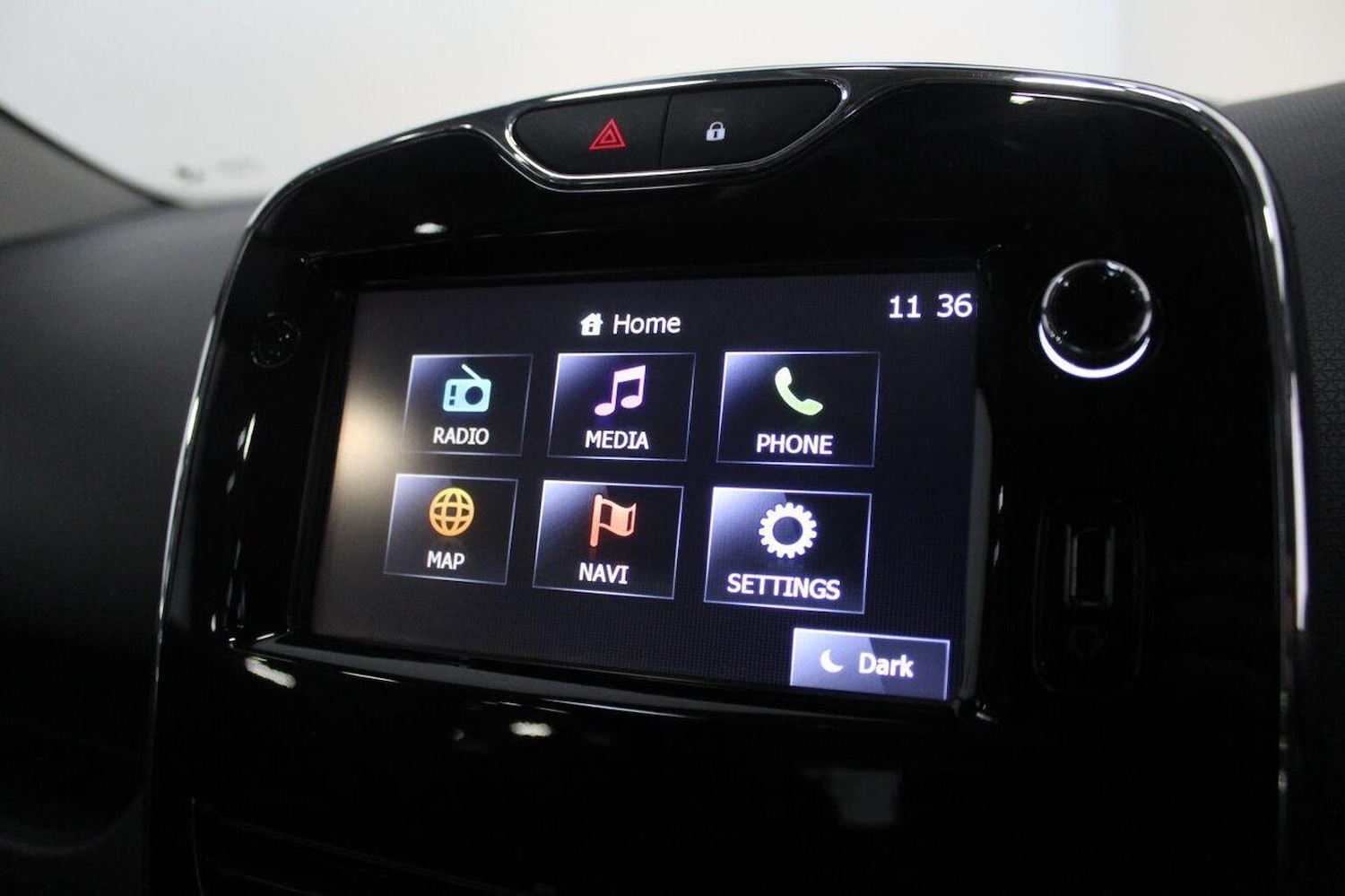 Used Renault Clio 2014 for sale - 76358214: Photo 32