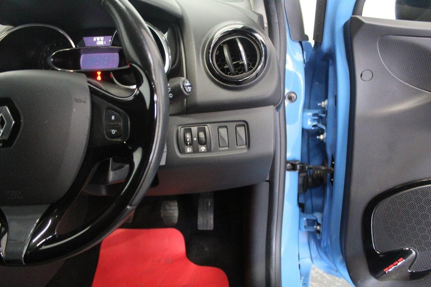 Used Renault Clio 2014 for sale - 76358214: Photo 44
