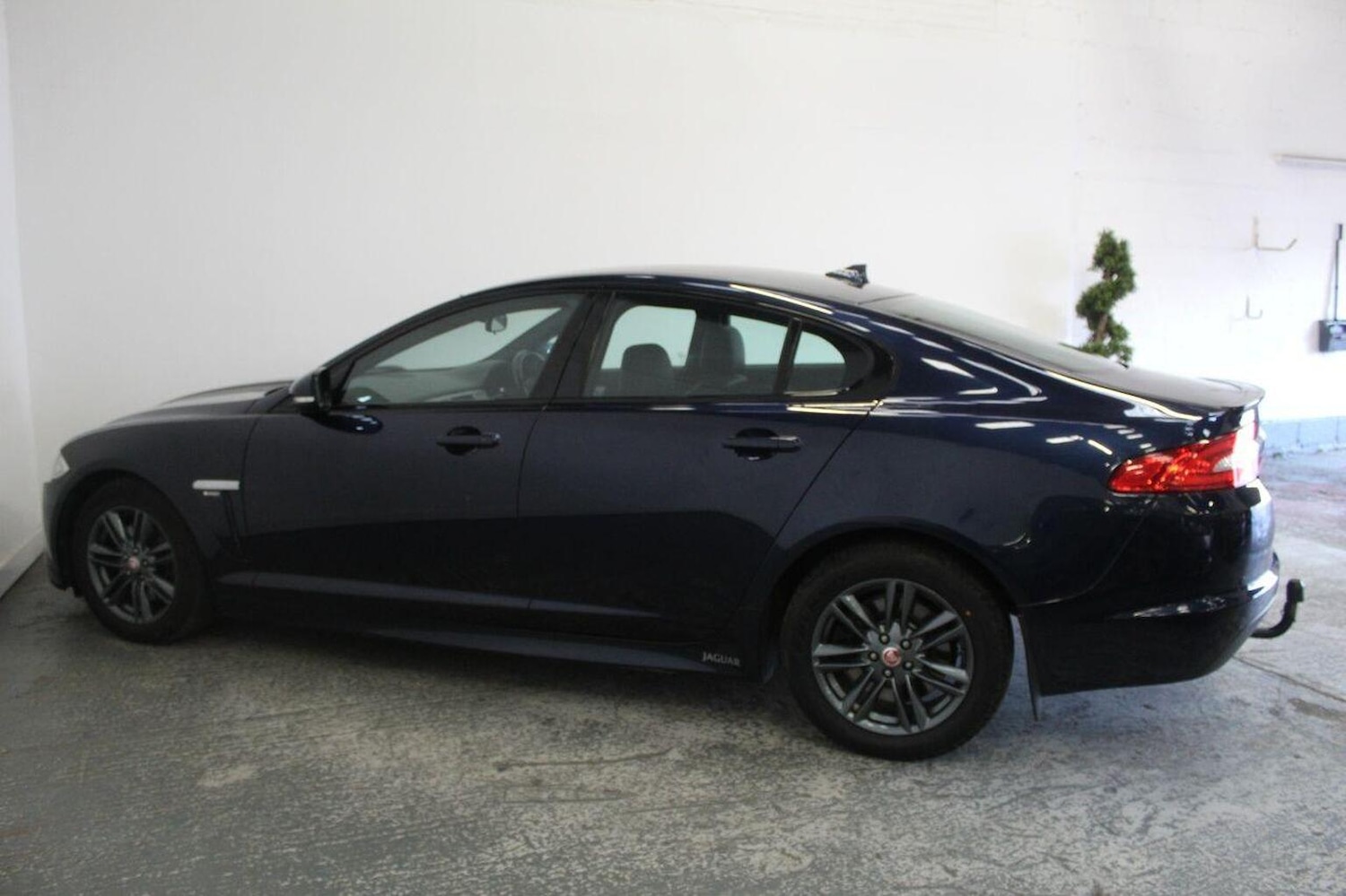 Used Jaguar XF 2015 for sale - 77937905: Photo 10