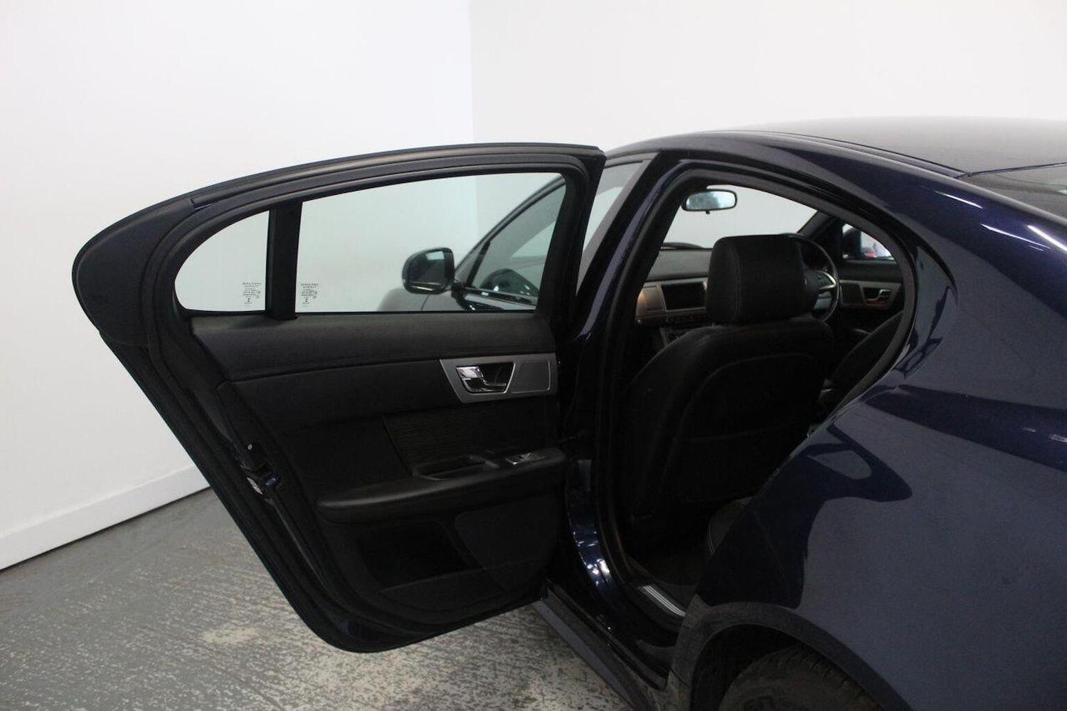 Used Jaguar XF 2015 for sale - 77937905: Photo 28