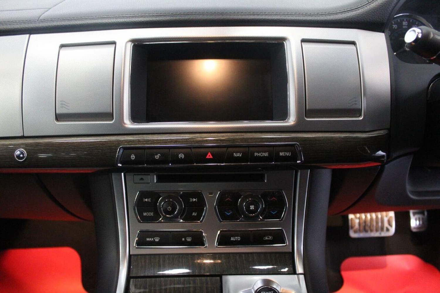 Used Jaguar XF 2015 for sale - 77937905: Photo 33