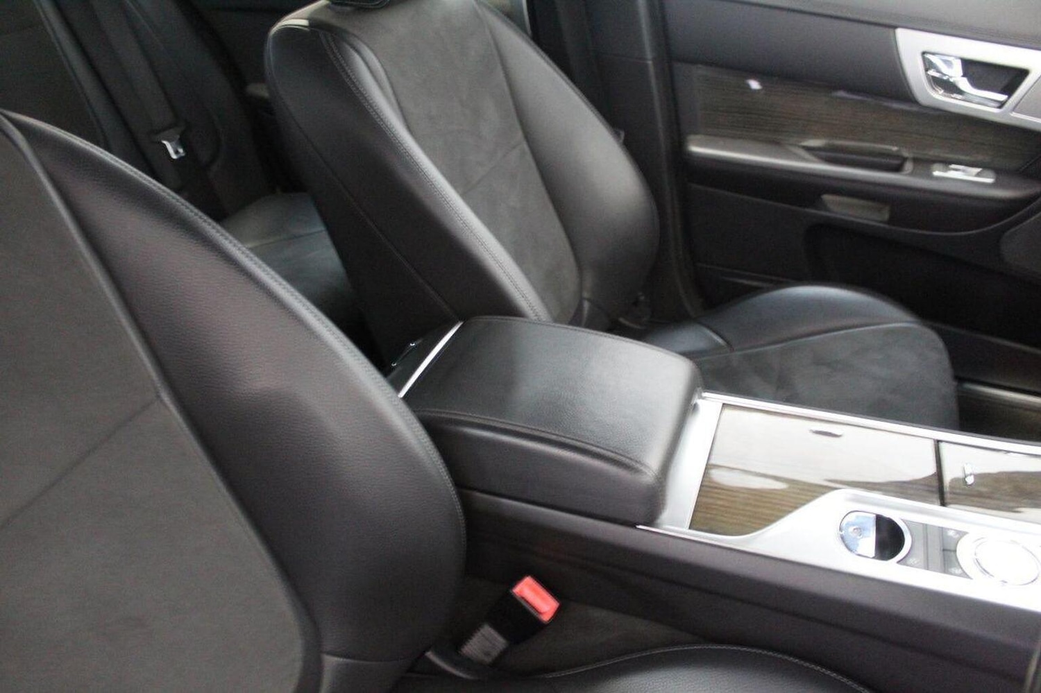 Used Jaguar XF 2015 for sale - 77937905: Photo 43