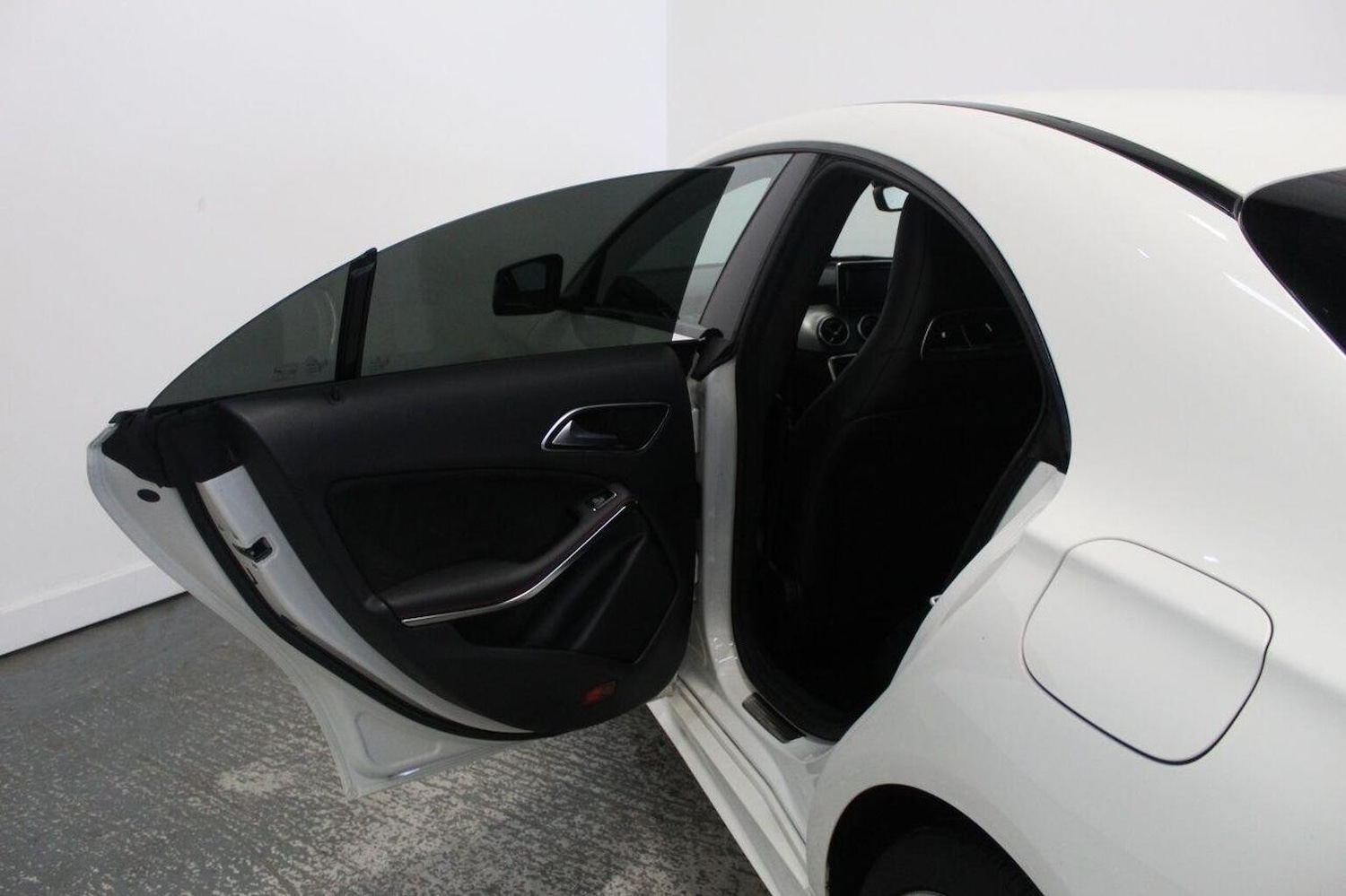 Used Mercedes-Benz CLA 2014 for sale - 76471289: Photo 28