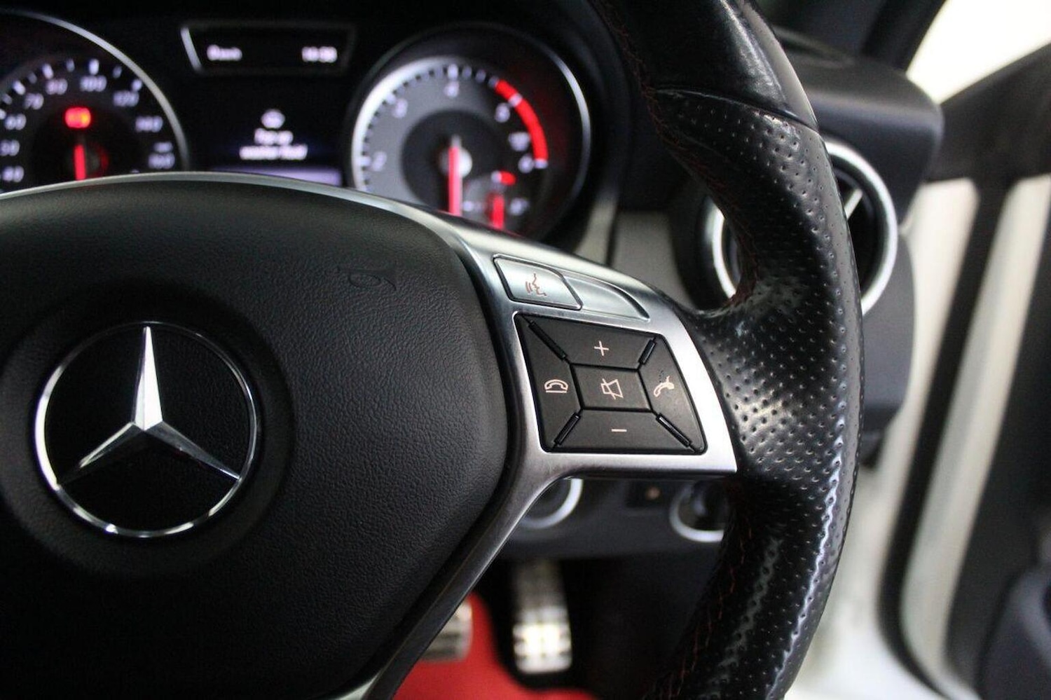 Used Mercedes-Benz CLA 2014 for sale - 76471289: Photo 47